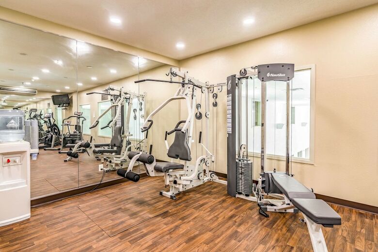 Hotel Comfort Inn And Suites