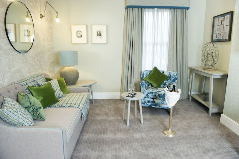Crown Hotel