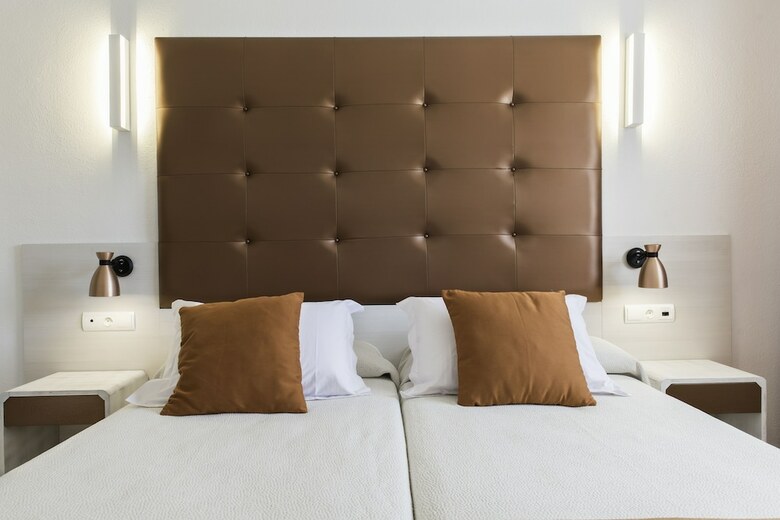 Aparthotel Oasis Sa Tanca