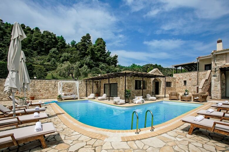 Aparthotel Nefeli Villas And Suites