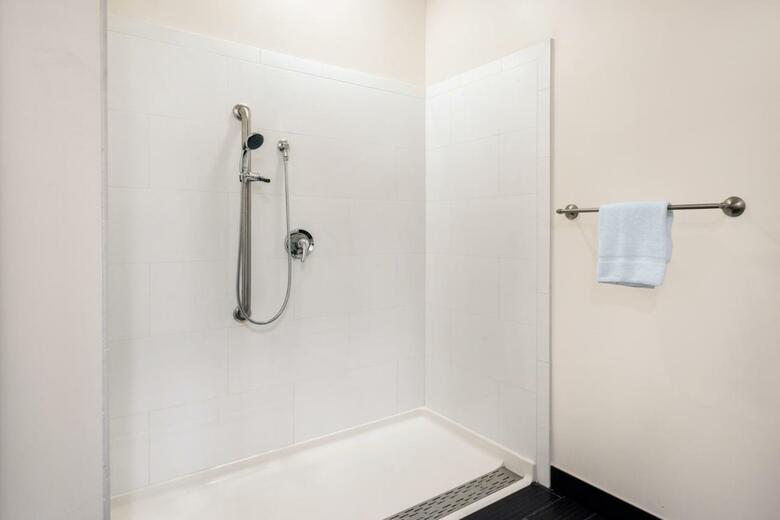 Hotel Howard Johnson By Wyndham Quincy/boston
