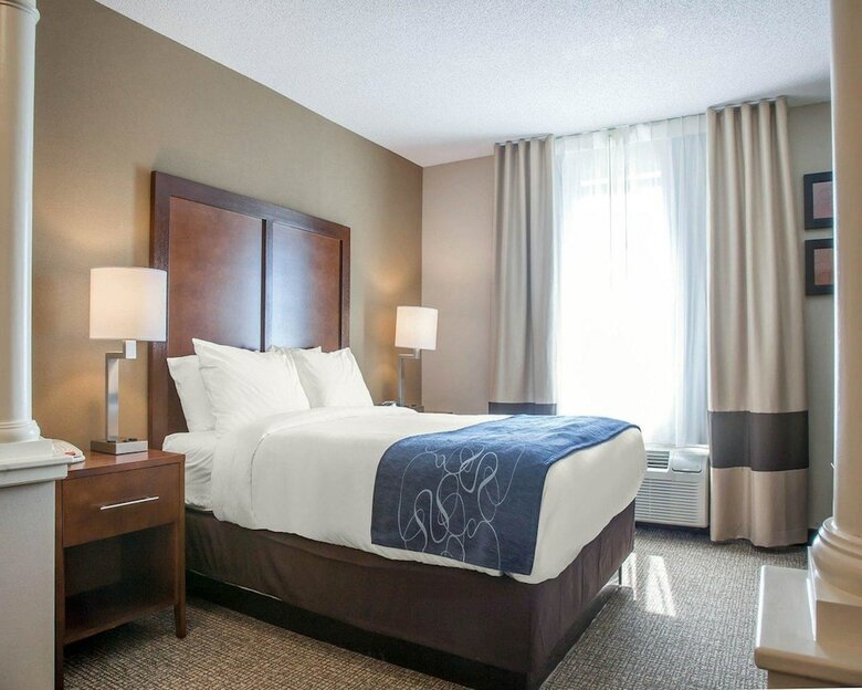 Hotel Comfort Suites West Warwick - Providence