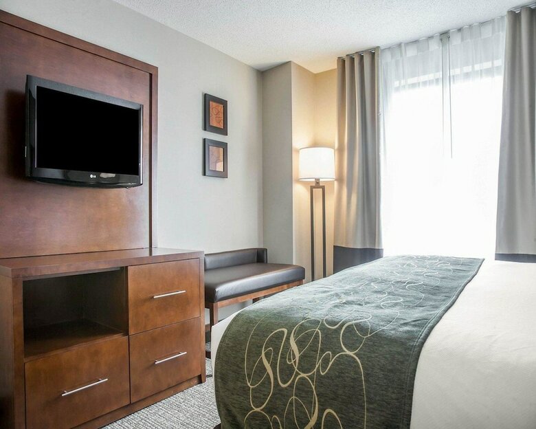 Hotel Comfort Suites West Warwick - Providence
