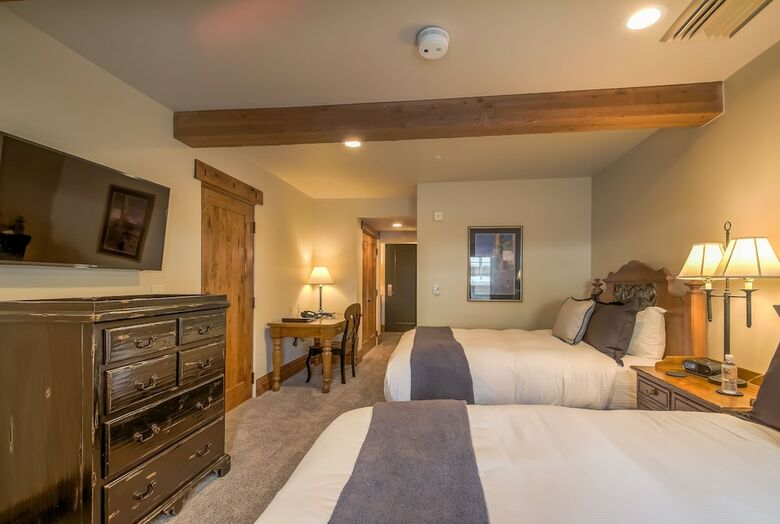 The Chateaux Deer Valley