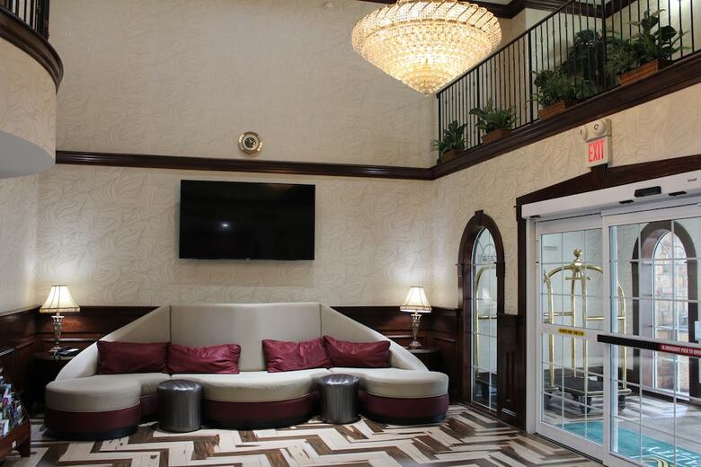 Hotel Quality Suites Nyc Gateway