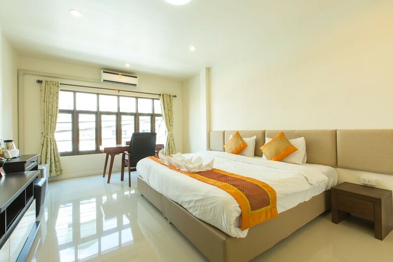 Chiang Mai Waroros Boutique Hotel