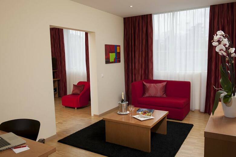 Hotel Ramada Encore By Wyndham Geneva