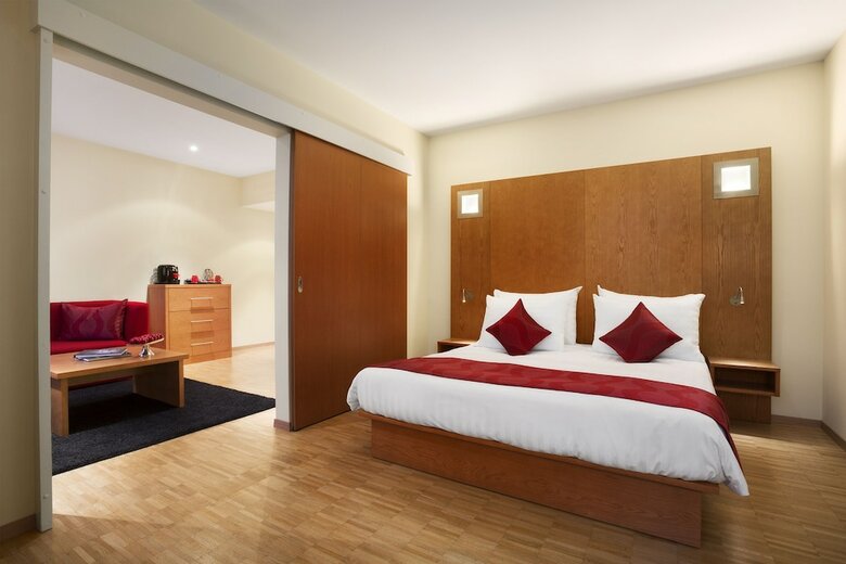 Hotel Ramada Encore By Wyndham Geneva