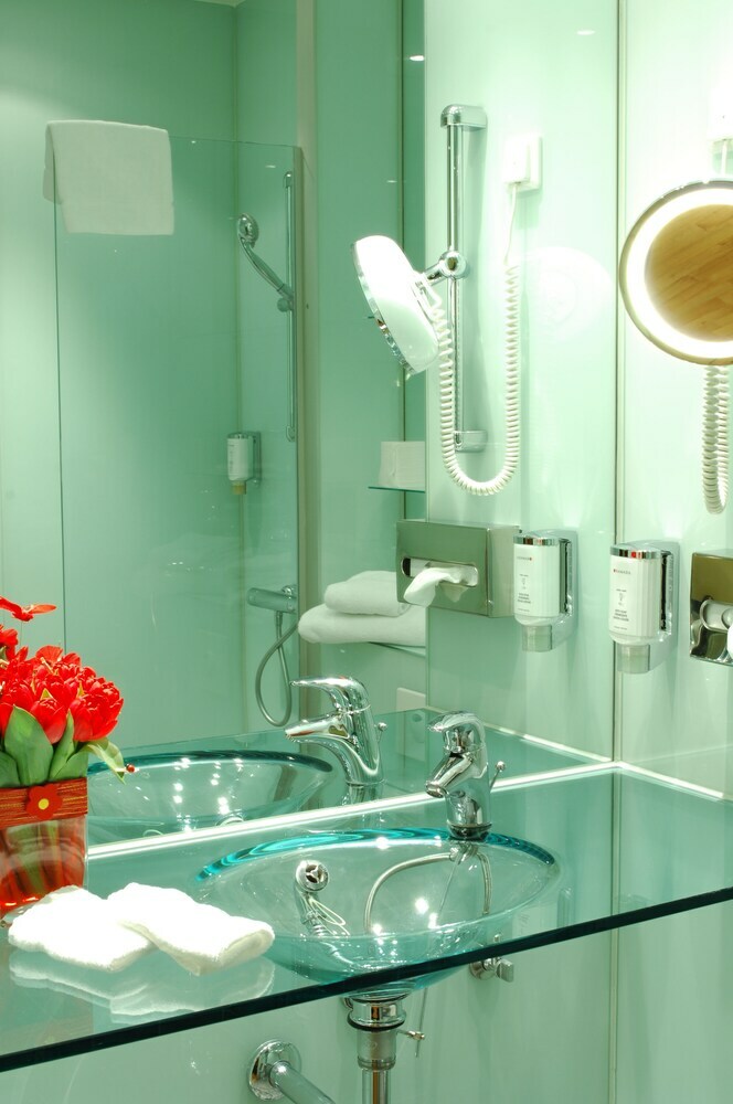 Hotel Ramada Encore By Wyndham Geneva