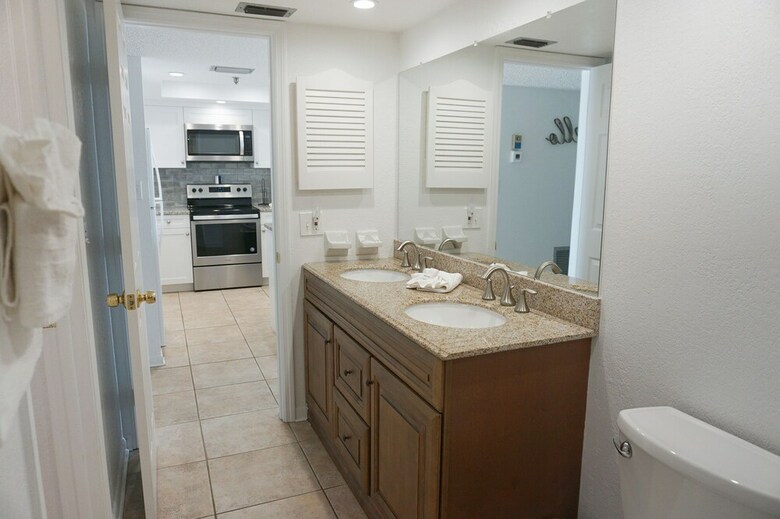 Las Brisas Condominiums