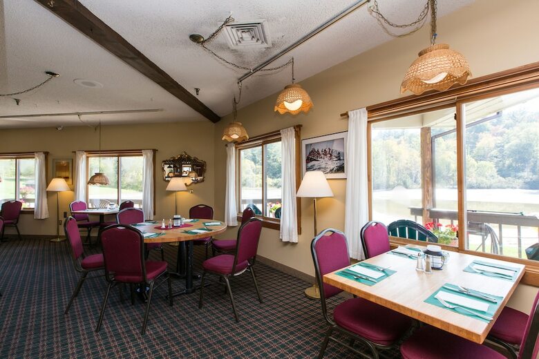 Hotel Commodores Inn