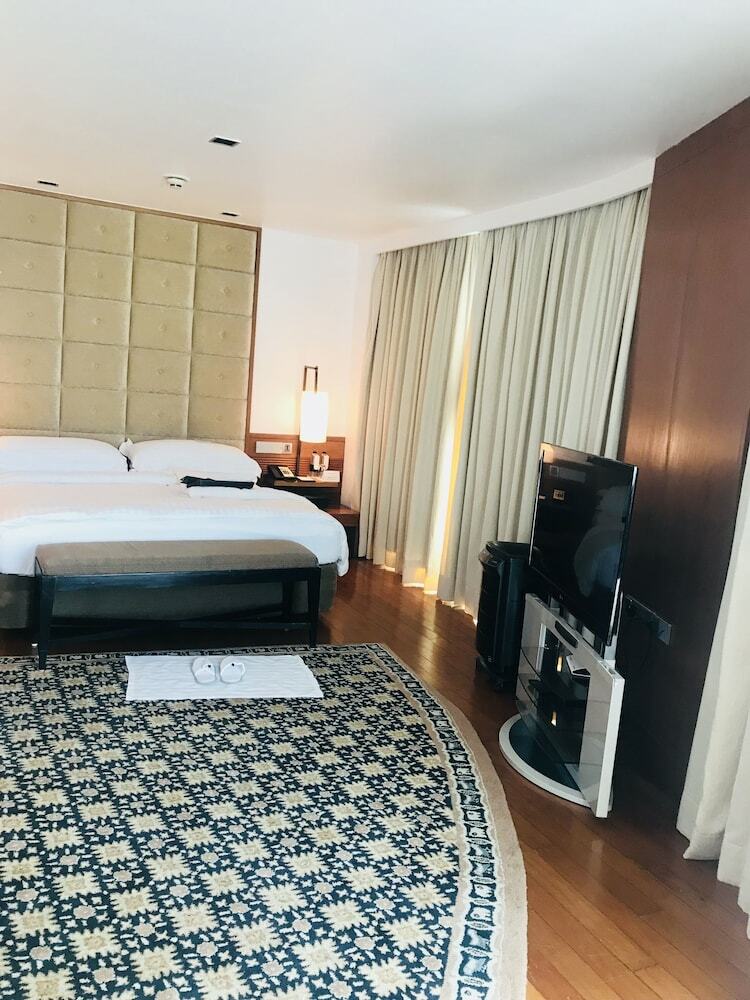 Hotel Intercontinental Marine Drive Mumbai