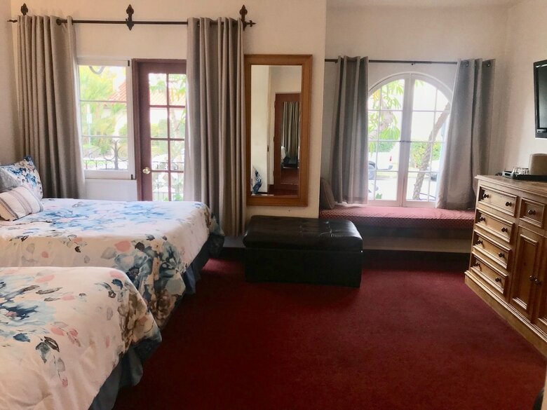 Hotel Villa Rosa Inn