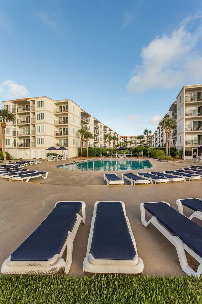Hodnett Cooper's Beach Club