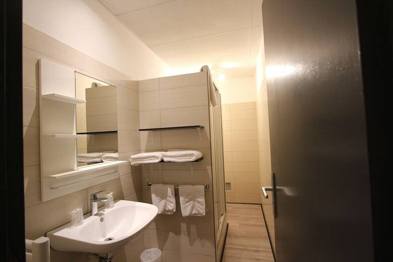 Hotel Vol De Nuit