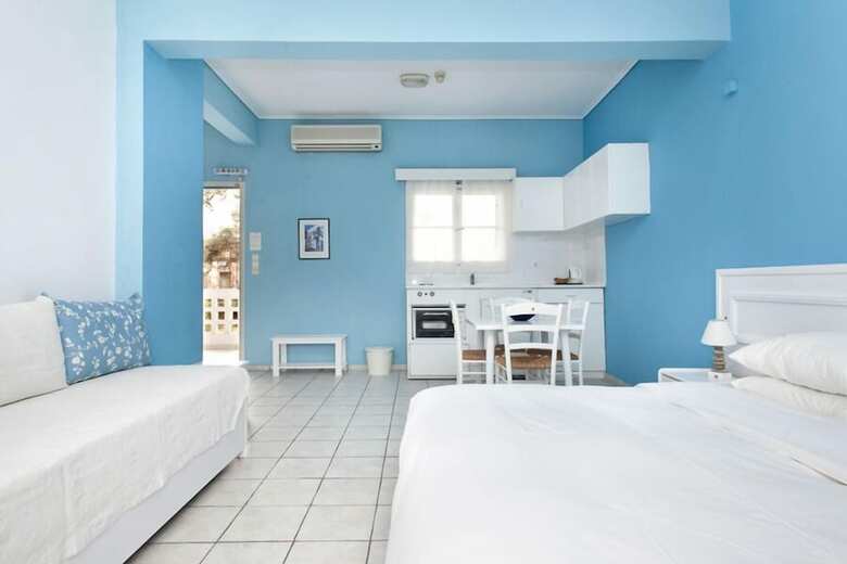 Daphne's Club Hotel Apartments