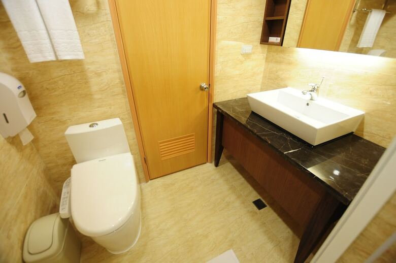 Kindness Hotel - Tainan Chihkan Tower