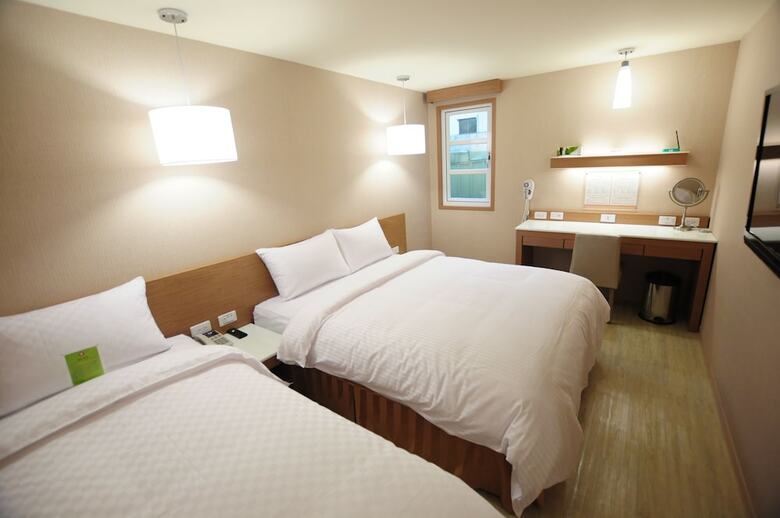 Kindness Hotel - Tainan Chihkan Tower