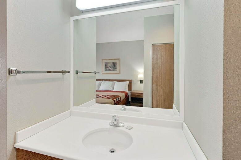 Motel Super 8 By Wyndham Hampshire Il