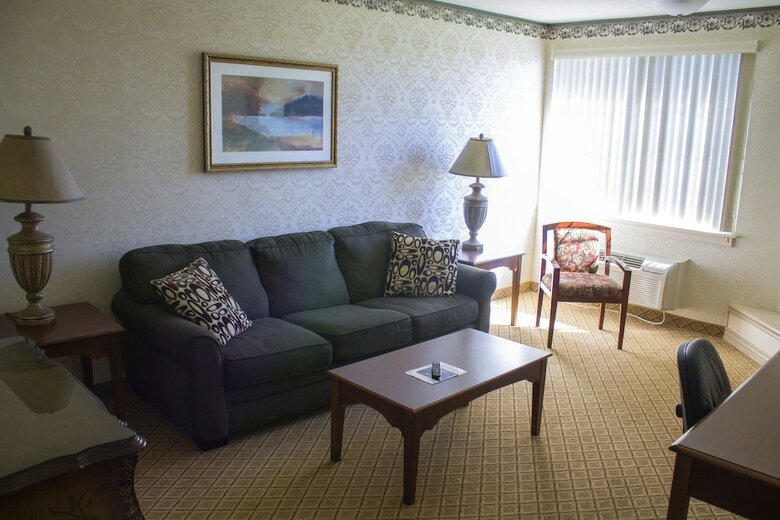 Le Ritz Hotel And Suites