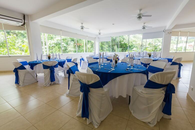Hotel Arenas En Punta Leona