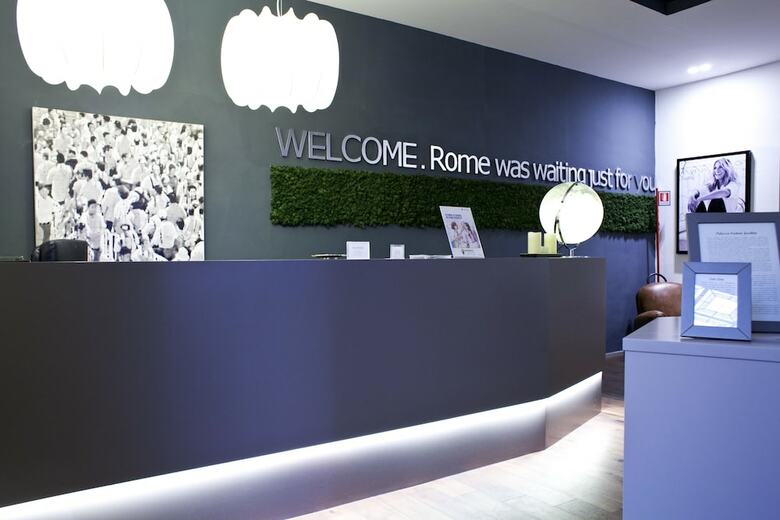 Piazza Farnese Luxury Suites