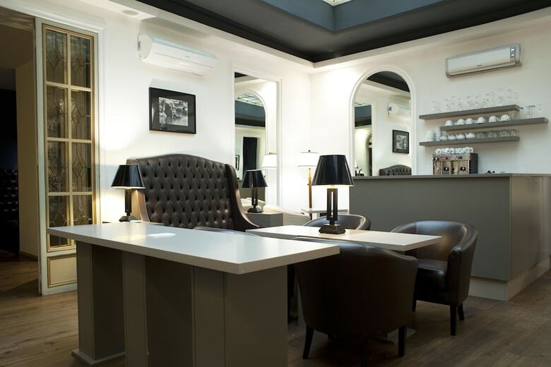 Piazza Farnese Luxury Suites