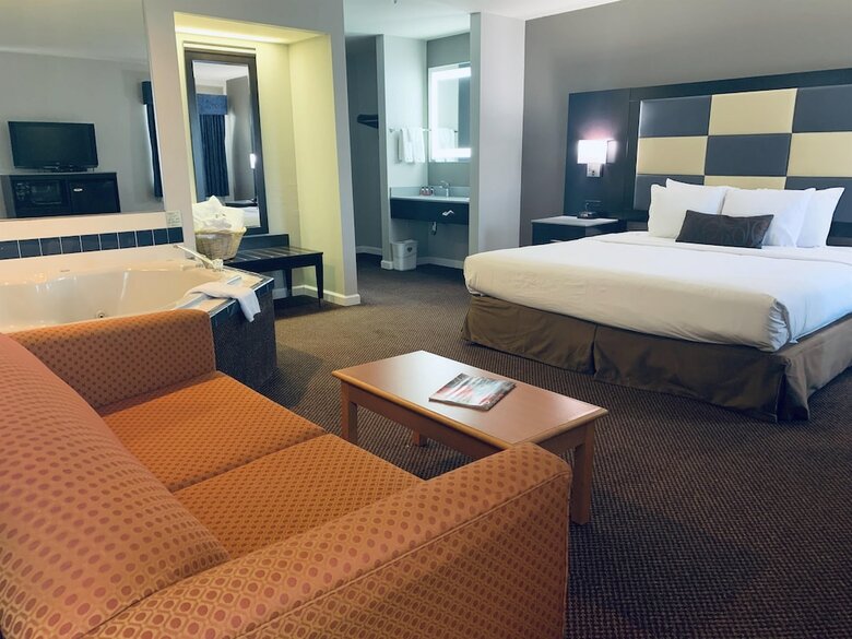 Surestay Plus Hotel By Best Western Redding