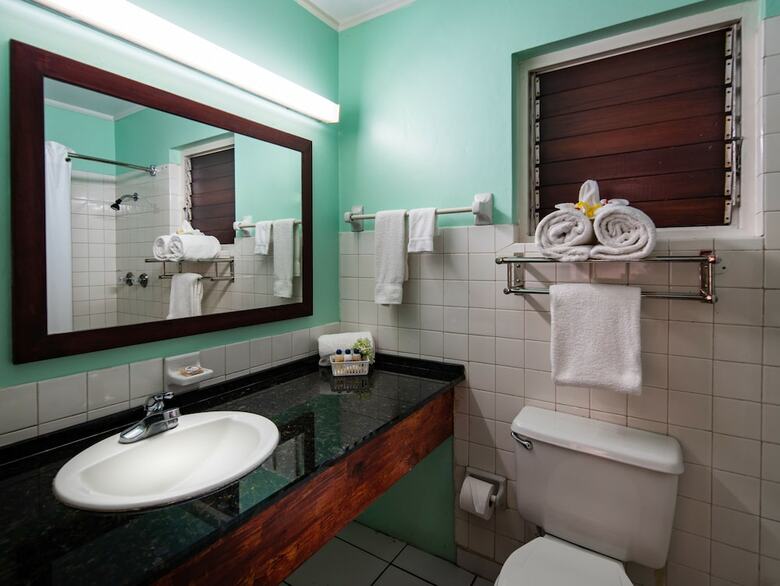 Hotel Toby's Resort