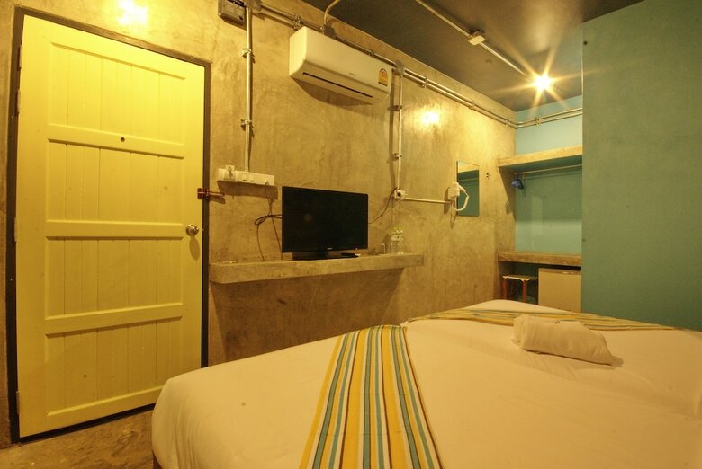 Hotel Seabox Khaolak Hostel