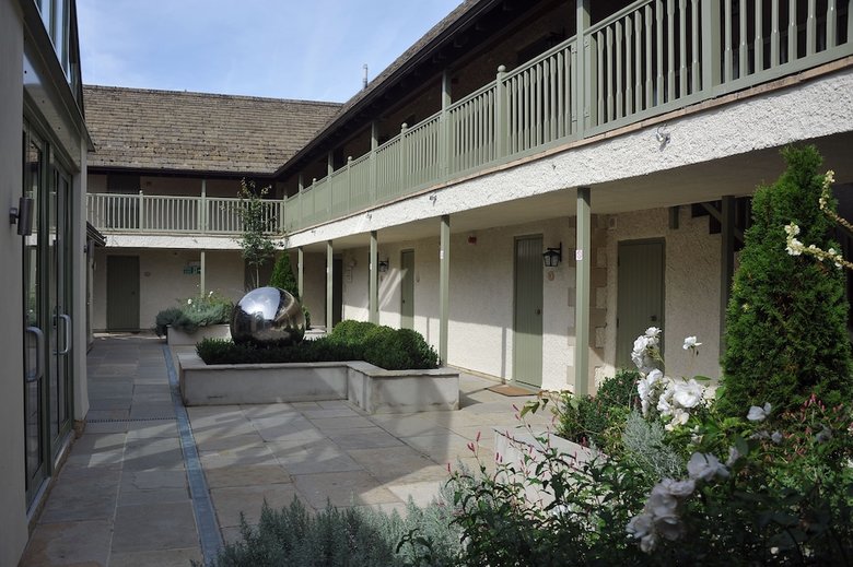 Hotel The Crown Of Crucis