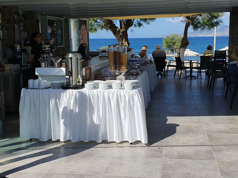 Liana Beach Hotel & Spa