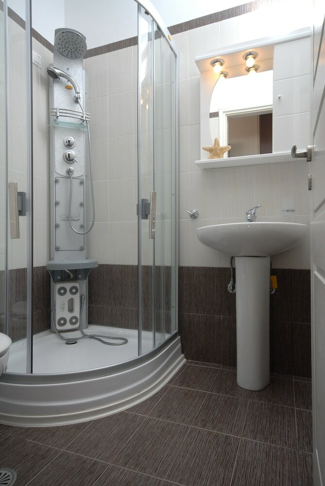 Liana Beach Hotel & Spa