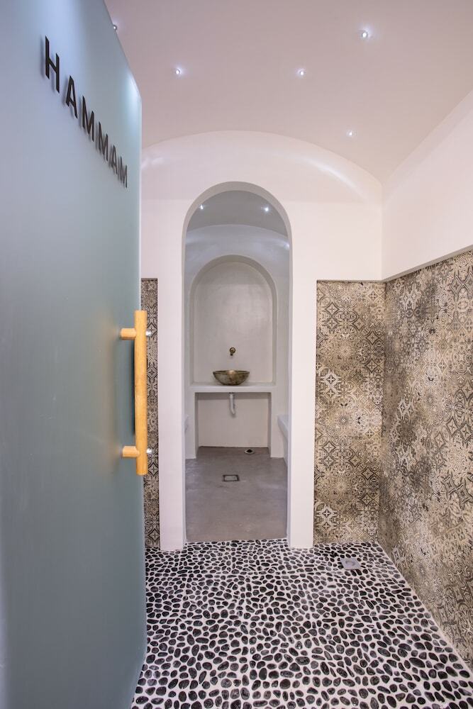 Liana Beach Hotel & Spa