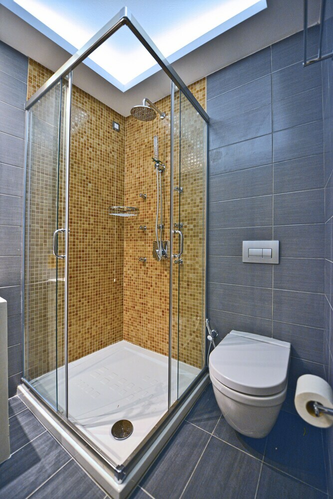 Liana Beach Hotel & Spa