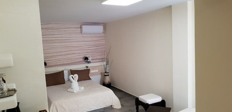Liana Beach Hotel & Spa