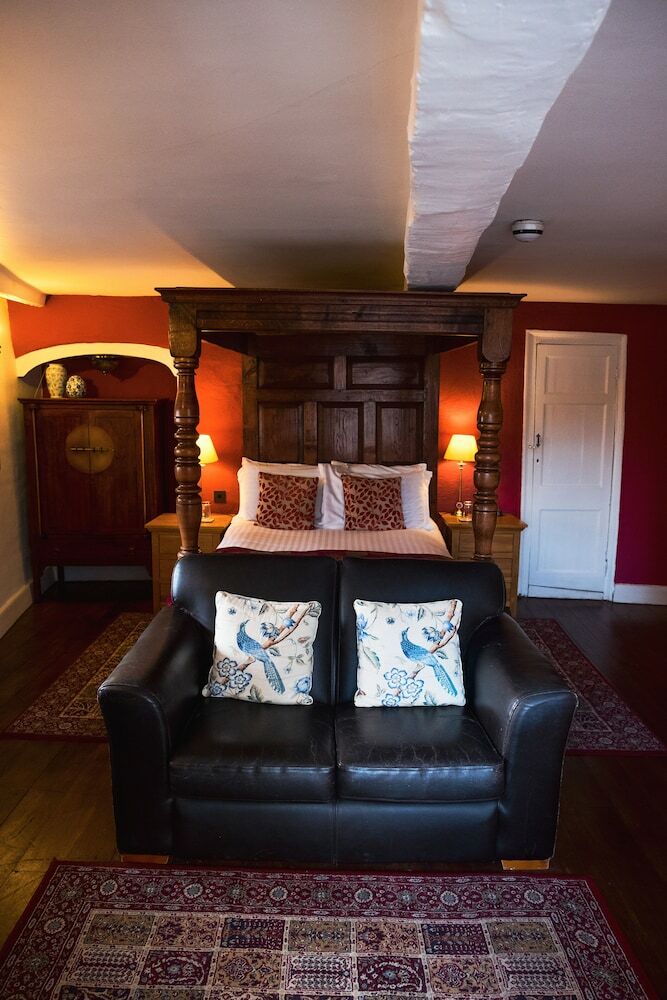 The Kings Arms Hotel
