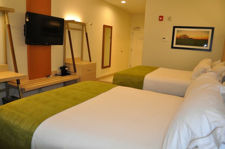 Hotel Holiday Inn Express & Suites Price