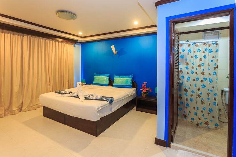 Hotel Grand Orchid Inn