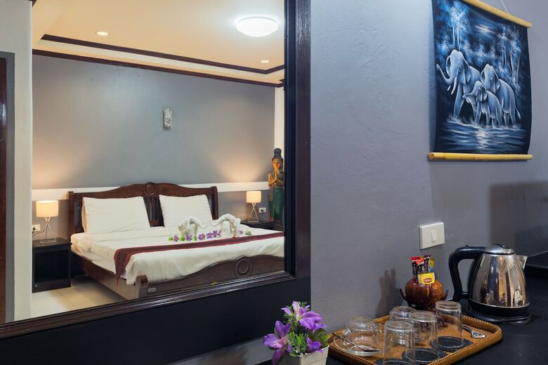 Hotel Grand Orchid Inn