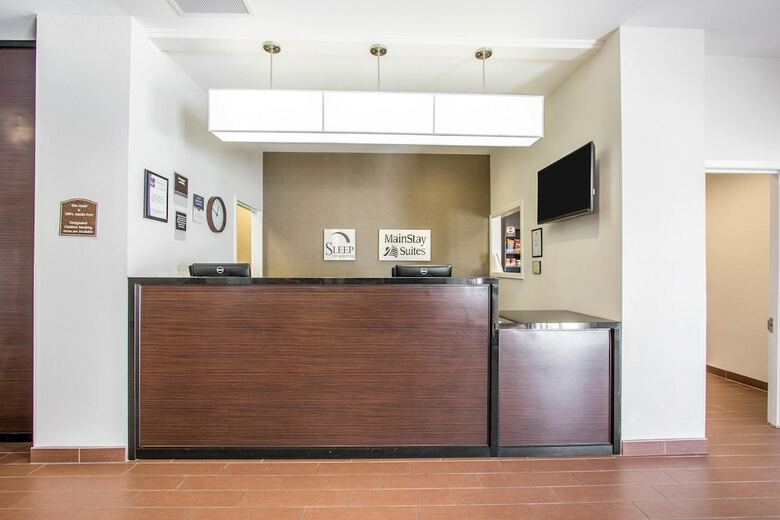 Hotel Sleep Inn & Suites