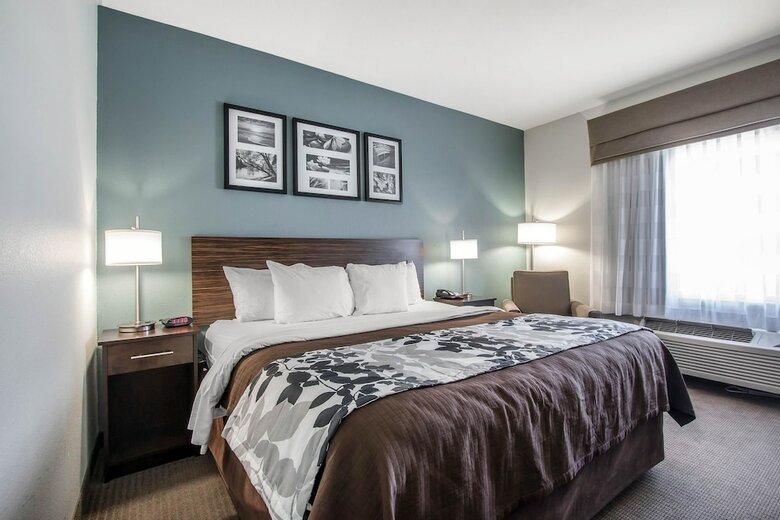Hotel Sleep Inn & Suites