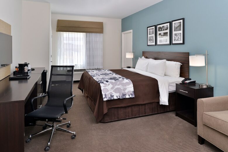 Hotel Sleep Inn & Suites
