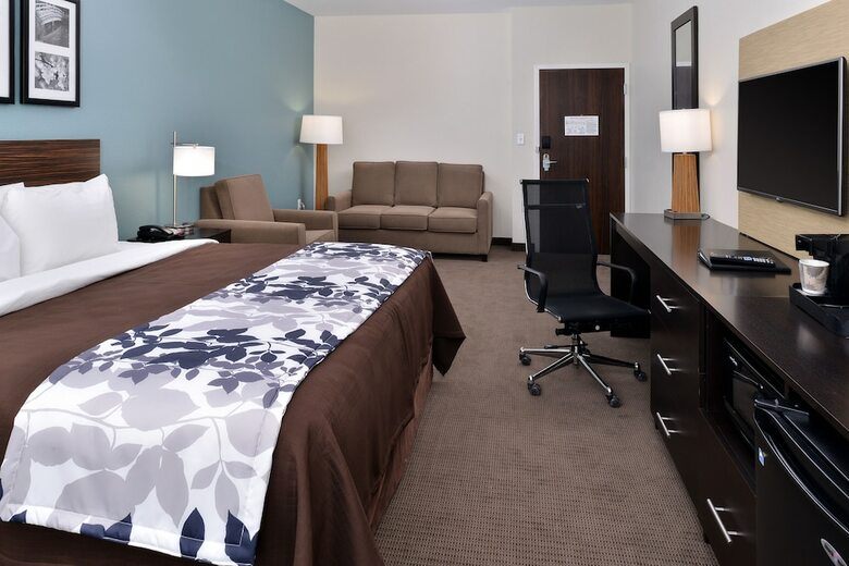 Hotel Sleep Inn & Suites