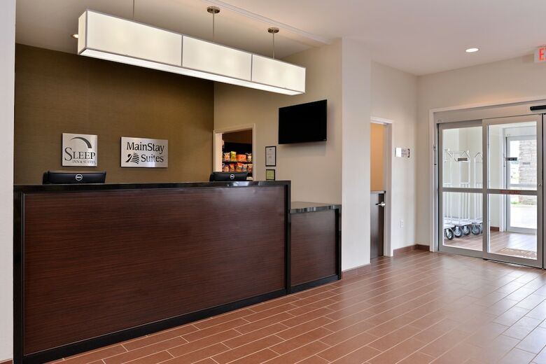 Hotel Sleep Inn & Suites