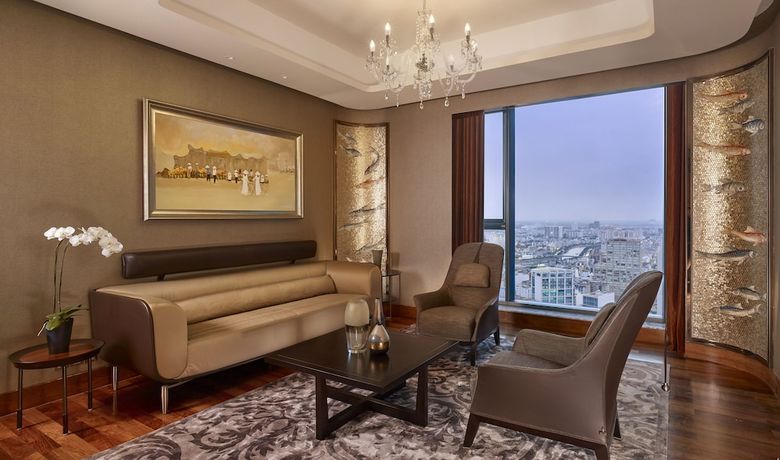 Hotel The Reverie Saigon