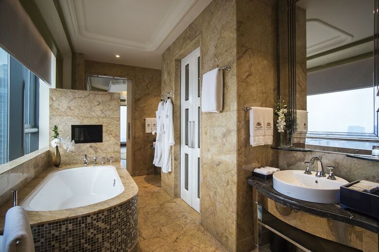 Hotel The Reverie Saigon