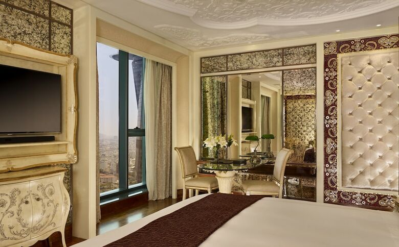 Hotel The Reverie Saigon