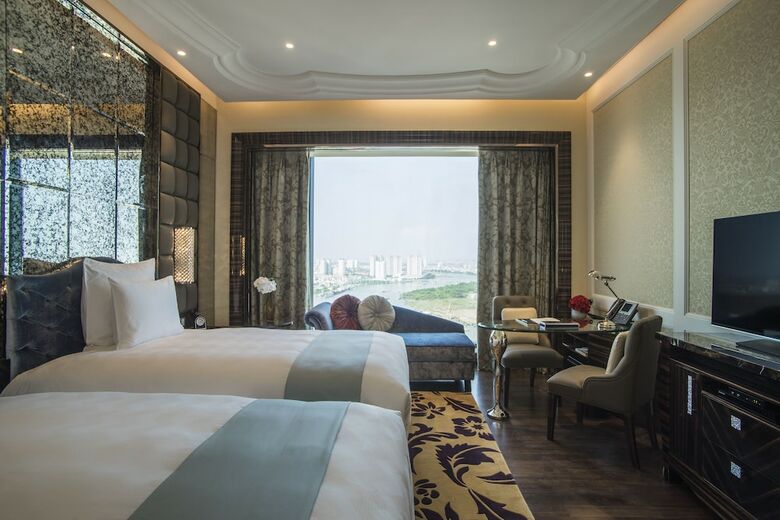 Hotel The Reverie Saigon