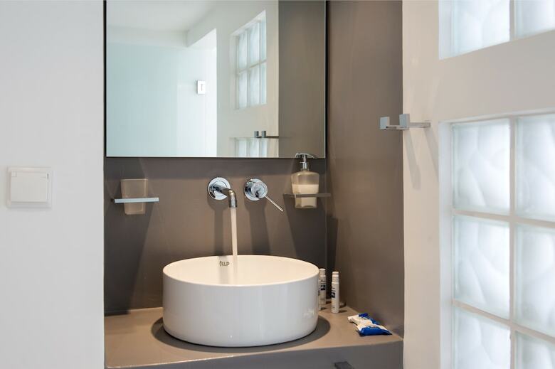 Hotel Kanale's Rooms And Suites